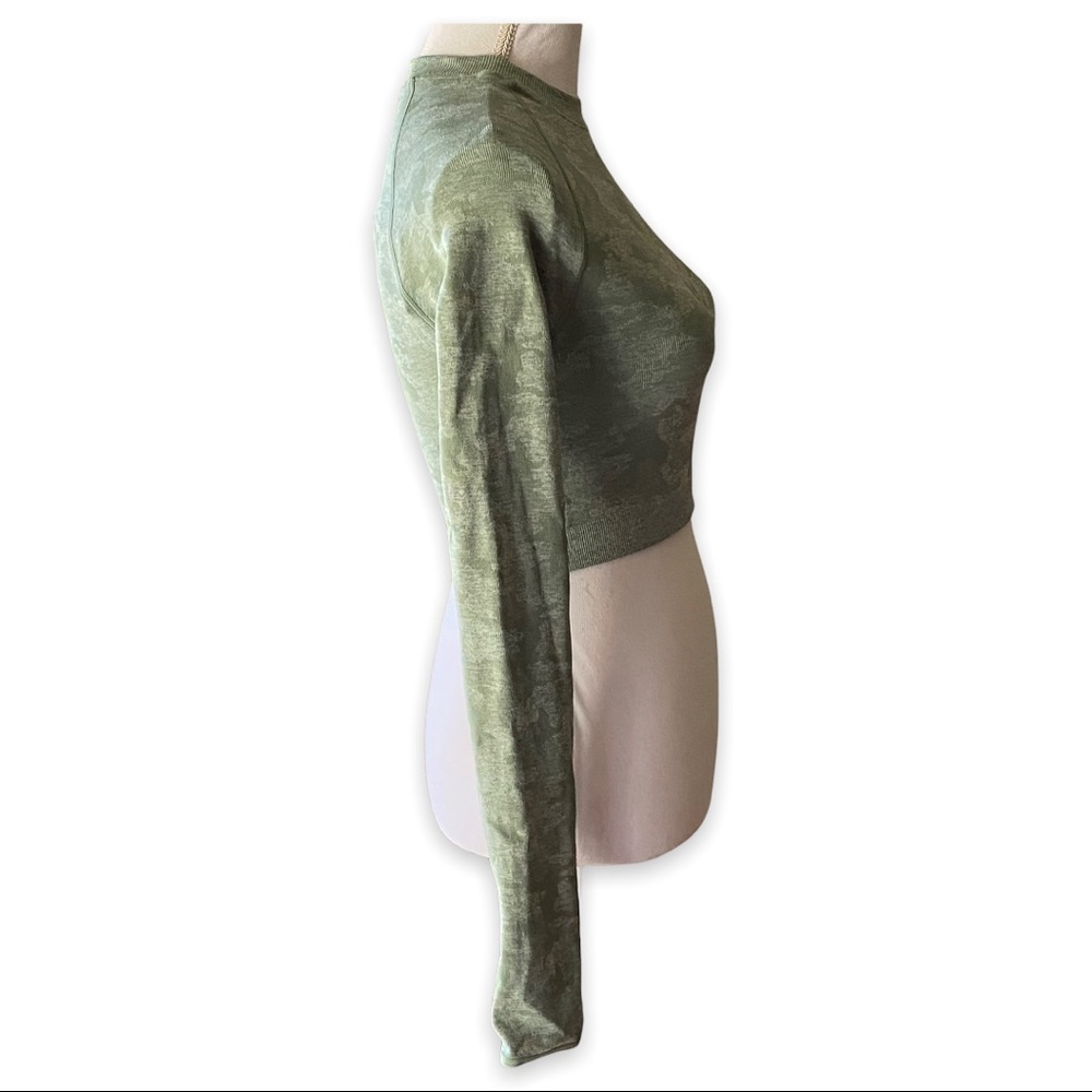 GYMSHARK Crop Top Sage Green - Picture 2 of 6